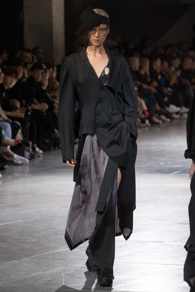 Look 17